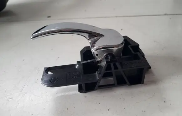Nissan Qashqai Rear door interior handle