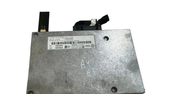 Audi A4 S4 B7 8E 8H Bluetooth control unit module 8P0862335Q