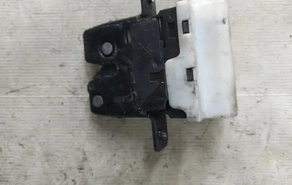 Renault Espace - Grand espace IV Tailgate/trunk/boot lock/catch/latch 820229957 1400109