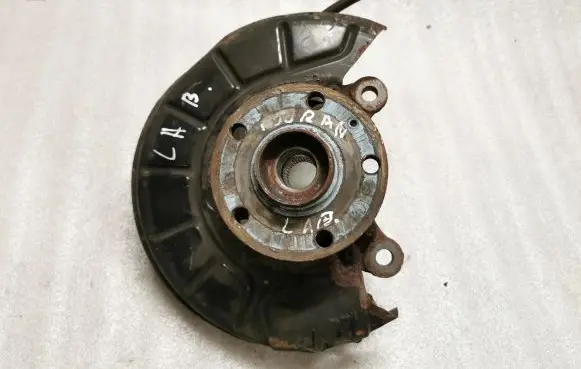 Volkswagen Touran I Front wheel hub