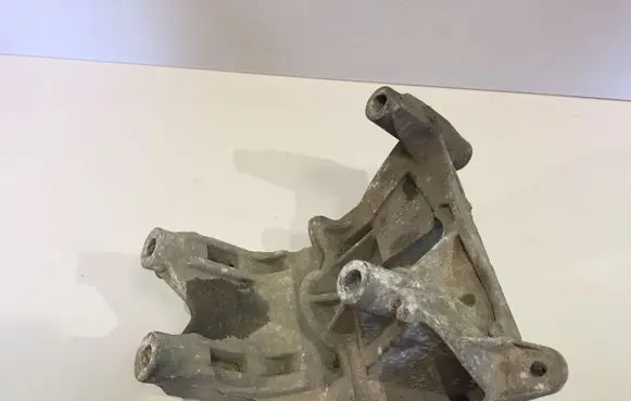 Volkswagen Transporter - Caravelle T5 Engine mounting bracket 070199349