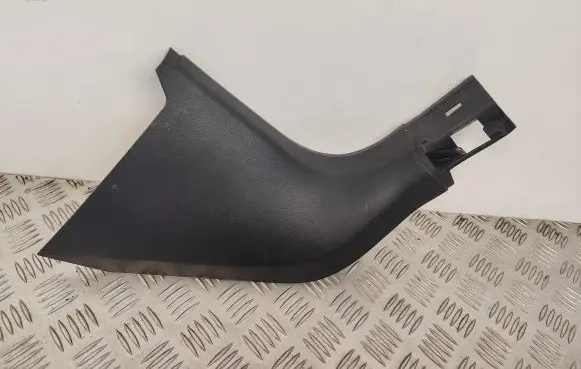Foot area side trim
