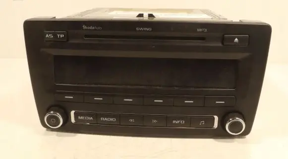 Skoda Octavia Mk2 (1Z) Radio/GPS head unit trim 1Z0035161M
