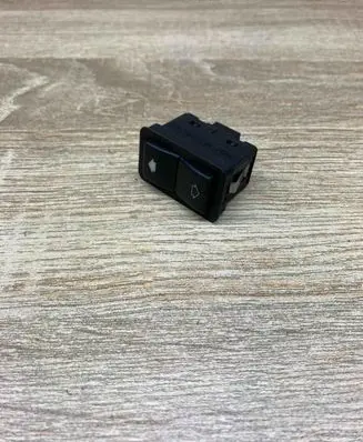 BMW 5 E39 Electric window control switch 8368974