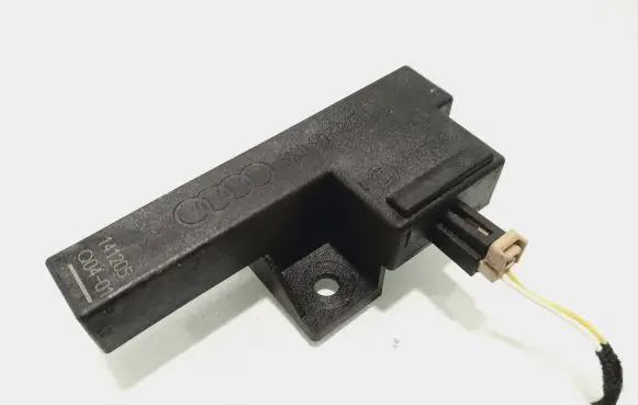 Audi A4 S4 B8 8K Keyless (KESSY) go control unit/module 8K0907247