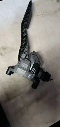 Opel Zafira A Accelerator throttle pedal 0281002298