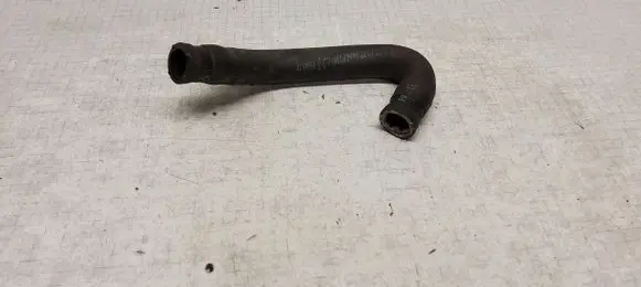 Audi A4 S4 B5 8D Engine coolant pipe/hose 058121058B