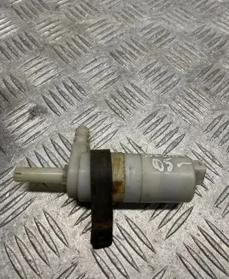 KIA Sorento Windscreen/windshield washer pump