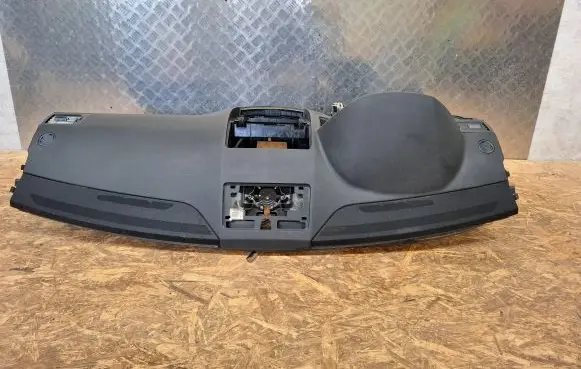 Mercedes-Benz C W204 Dashboard A2046803787 A04803789