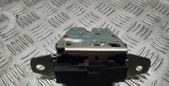 Porsche Cayenne (9Y0 9Y3) Tailgate/trunk/boot lock/catch/latch 9Y3827447D