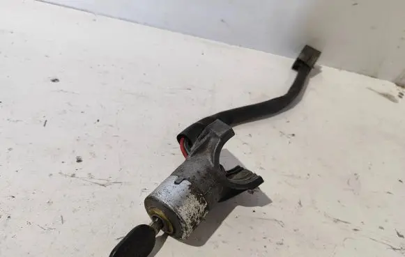 Iveco Daily 30.8 - 9 Ignition lock