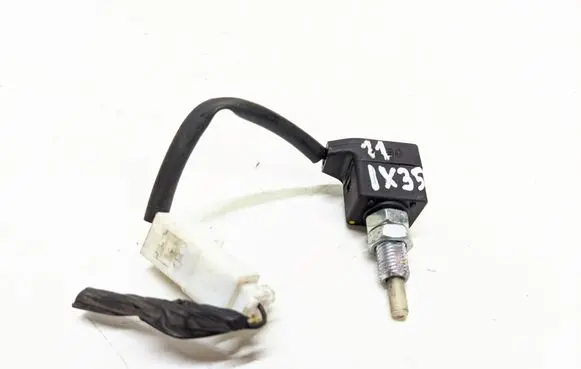Clutch pedal sensor