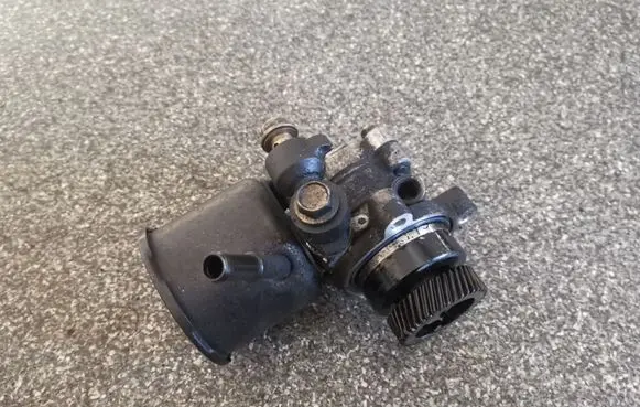 Mazda 323 F Power steering pump GJ2B3265XA