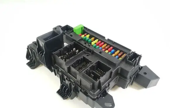 Ford F150 Fuse module JU5T-15604