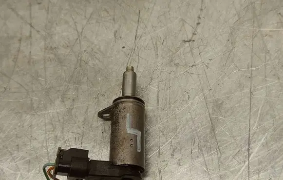 Audi A4 S4 B7 8E 8H Camshaft vanos timing valve 06H103697A 09062500289B C271302302