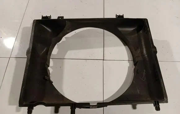 Isuzu D-Max Radiator cooling fan shroud