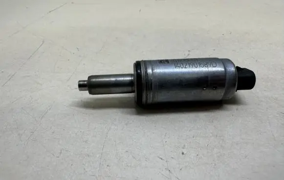 Audi A8 S8 D4 4H Camshaft position sensor 06E103697M