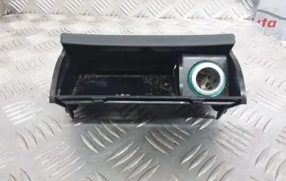 Ford Galaxy Ashtray (front) 7M3857961 7M3857922