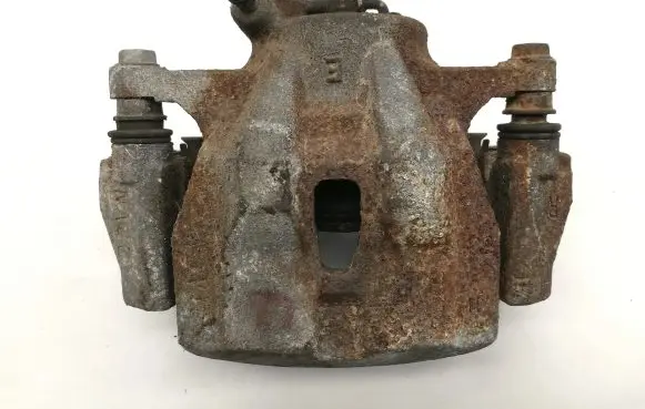 Toyota Urban Cruiser (XP110) Front brake caliper