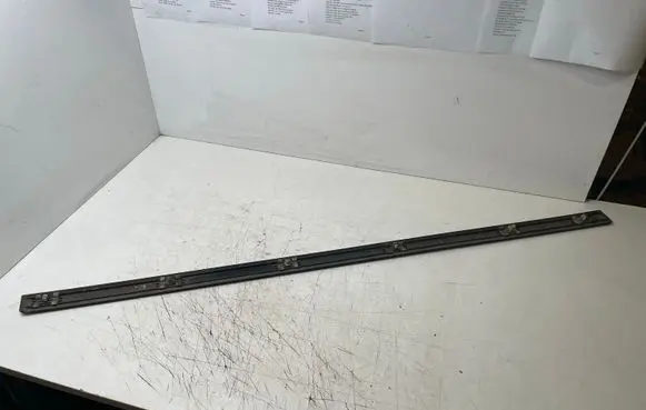BMW 5 E39 Front door trim (molding) 7004024