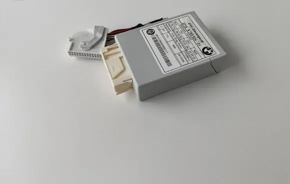 BMW 5 E60 E61 Air suspension control unit module (rear) 676983401 6769834 37146769834
