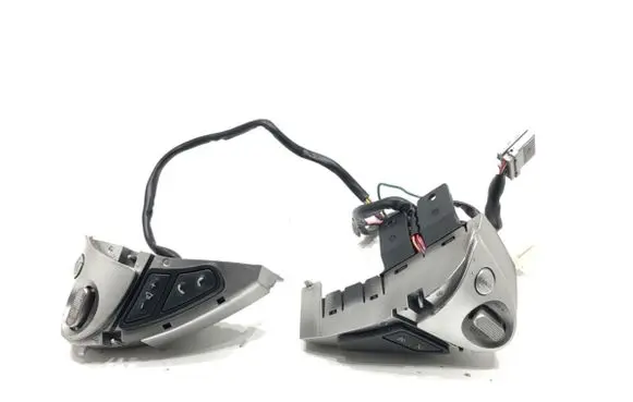 Nissan Juke I F15 Steering wheel buttons/switches 