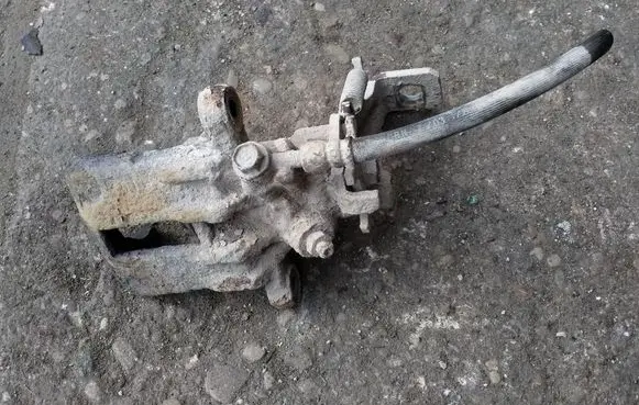 Nissan Almera Tino Rear brake caliper
