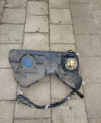 BMW 5 G30 G31 G38 Fuel tank 7487285 74262167810 50002890F