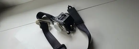 Honda CR-V Front seatbelt