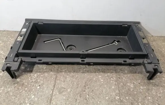 Toyota Avensis T270 Tool box 6499105030