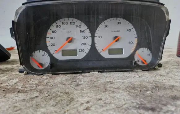 Volkswagen Golf III Speedometer (instrument cluster) 1H0919864R