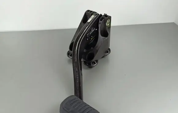 Jeep Grand Cherokee WL Brake pedal 68360646AA