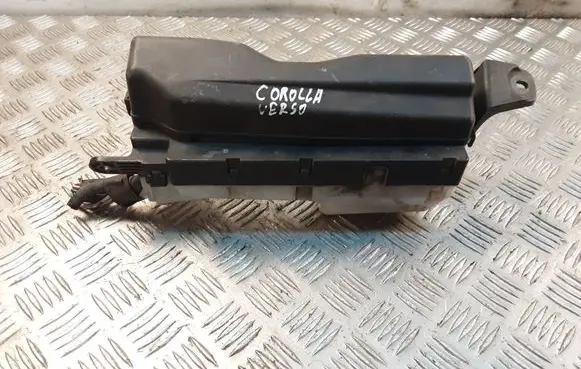 Toyota Corolla Verso E121 Fuse module