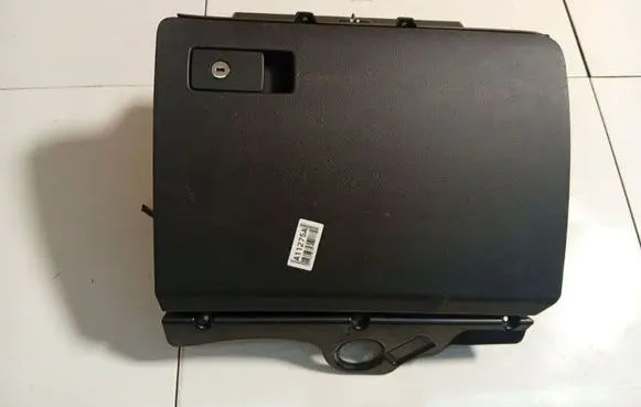 Volkswagen PASSAT B6 Glove box 3C1857114