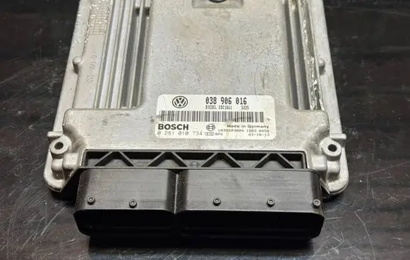 Volkswagen Transporter - Caravelle T5 Engine control unit/module 038906016 0281010734 1039S03004