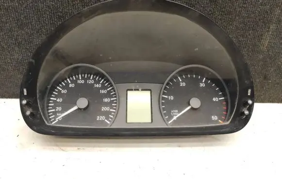 Mercedes-Benz Vito Viano W639 Speedometer (instrument cluster) A6399001100 402941003 111930186