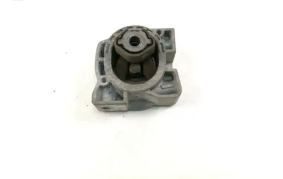 Mercedes-Benz A W169 Engine mount bracket A1692400918F