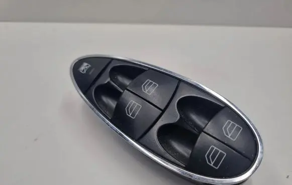 Mercedes-Benz CLS C219 Electric window control switch A2118213679 2118213679 SWF502159