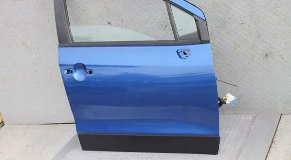 Suzuki SX4 S-Cross Front door