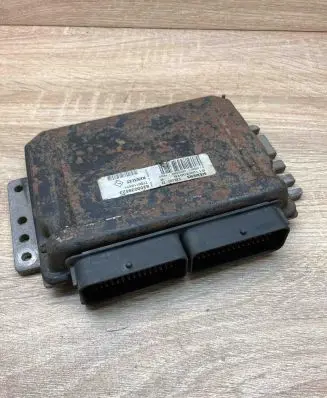 Renault Megane I Engine control unit/module ECU S110030018 8200036523