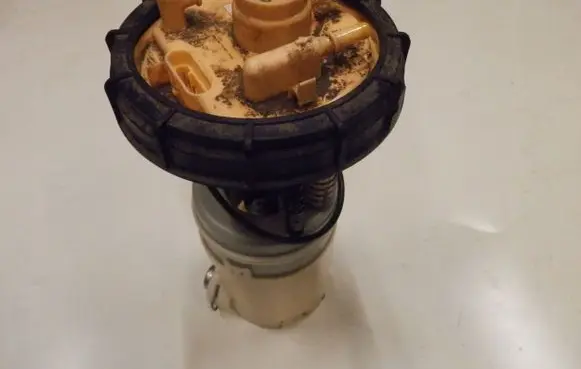 Mitsubishi Colt Fuel injection high pressure pump MN135000