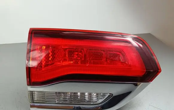 Jeep Grand Cherokee Tailgate rear/tail lights F00HTC414100 P68471331AB 331ABD12221B