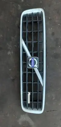 Volvo XC90 Front bumper upper radiator grill 30678980