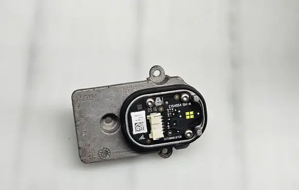 Volkswagen Tiguan LED ballast control module E154554 1473000167C0