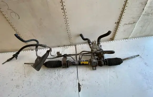 Mitsubishi Grandis Steering rack
