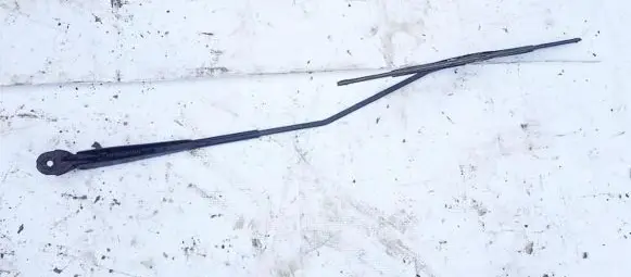 Front wiper blade arm