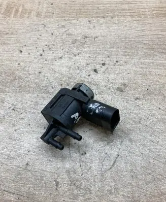 Audi A6 S6 C5 4B Vacuum valve 1J0906283C