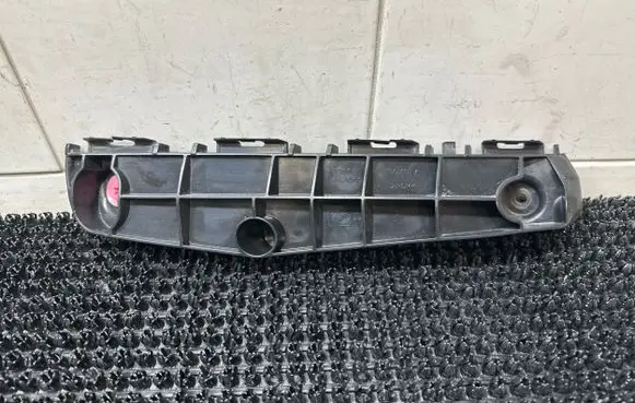 Toyota Prius (XW50) Front bumper mounting bracket 5211547050