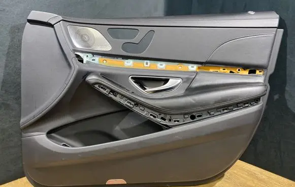 Mercedes-Benz S W222 Front door card panel trim