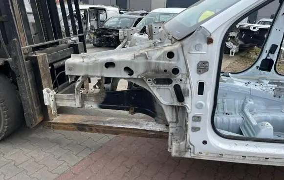 Jeep Grand Cherokee (WK) Front quarter panel